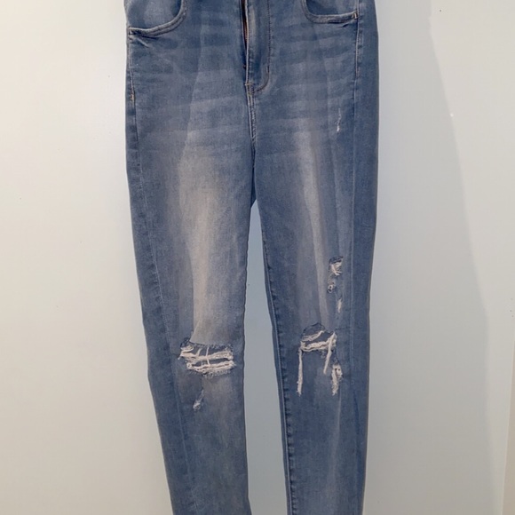 Clothing - Picture 14 of 14